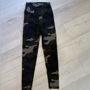 OFFLINE by Aerie Camo High Waisted Legging Size Small
